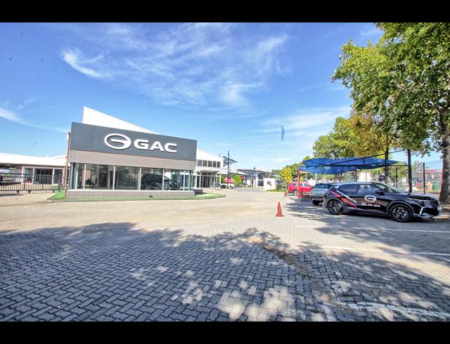 5,600M² WAREHOUSE TO LET IN HALFWAY HOUSE