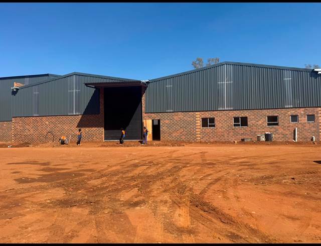 1,114M² WAREHOUSE TO LET IN AEROTON