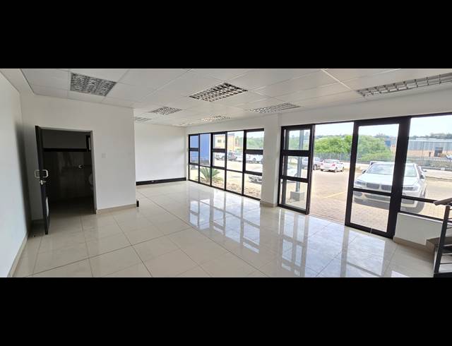 318M² WAREHOUSE TO LET IN NORTH RIDING