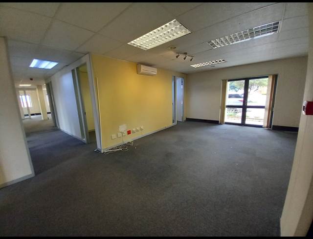245M² OFFICE TO LET IN BRYANSTON
