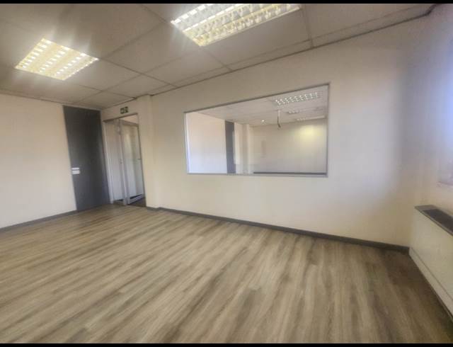 380M² OFFICE TO LET IN WOODMEAD