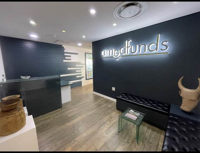 277M² OFFICE TO LET IN WATERFRONT