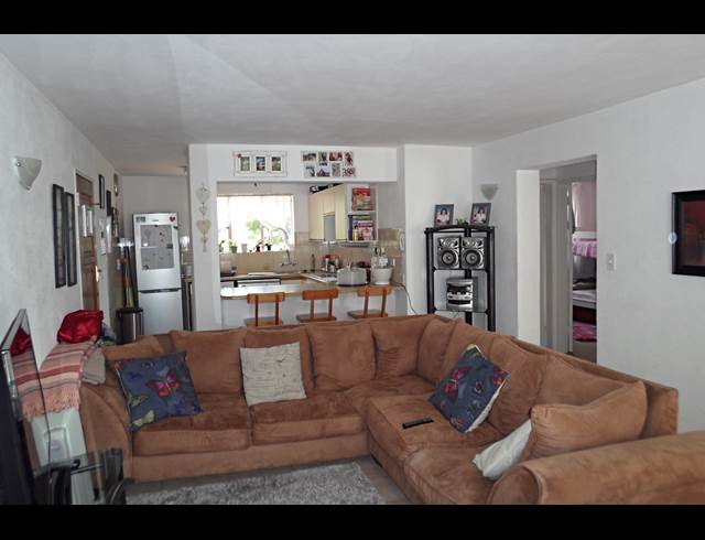 2 bed property to rent in WATERVAL ESTATE