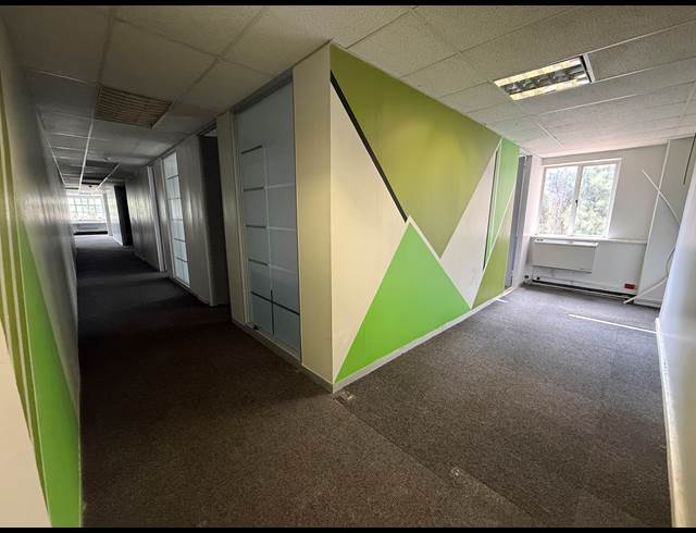 376M² OFFICE TO LET IN HOUGHTON ESTATE