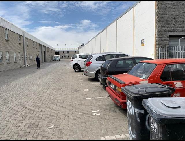1,100M² WAREHOUSE TO LET IN EPPING INDUSTRIAL