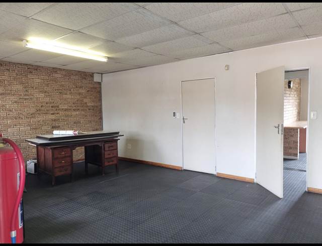 100M² OFFICE TO LET IN NELSPRUIT INDUSTRIAL