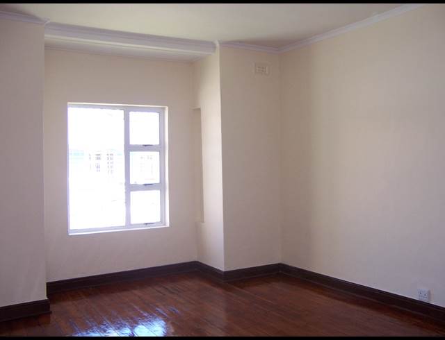 5 bed property to rent in SALT RIVER