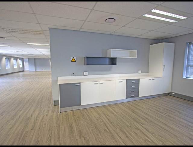 1,191M² OFFICE TO LET IN WOODMEAD
