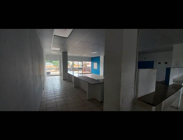 320M² RETAIL TO LET IN BORDEAUX