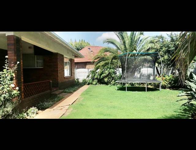 3 BEDROOM PROPERTY TO RENT IN MALVERN EAST