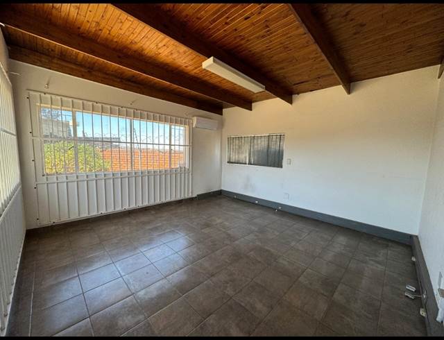 2,000M² INDUSTRIAL YARD TO LET IN CHAMDOR