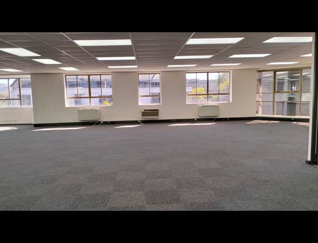 345M² OFFICE TO LET IN TYGER VALLEY