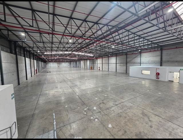 5,142M² WAREHOUSE TO LET IN MARCONI BEAM INDUSTRIA