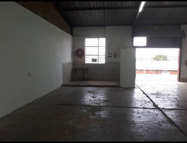 130M² BUILDING TO LET IN WHITE RIVER CENTRAL