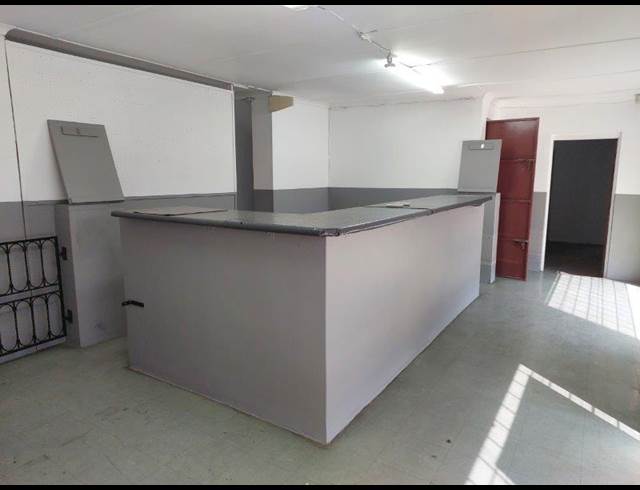 235M² BUILDING RENTED IN PIETERMARITZBURG CENTRAL