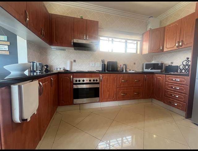 3 BEDROOM APARTMENT TO LET IN SHEFFIELD BEACH