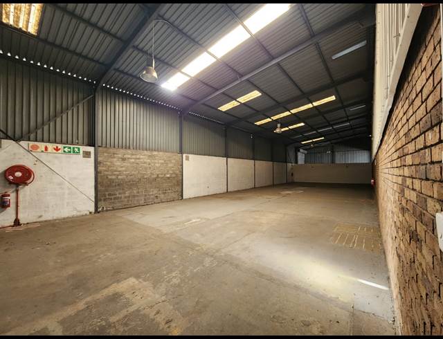 2,770M² WAREHOUSE TO LET IN EPPING INDUSTRIAL