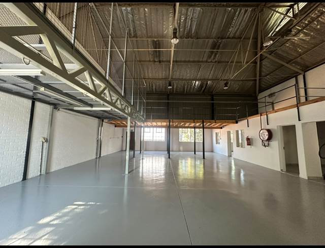 229M² WAREHOUSE TO LET IN HALFWAY HOUSE