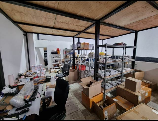322M² WAREHOUSE TO LET IN LINBRO PARK