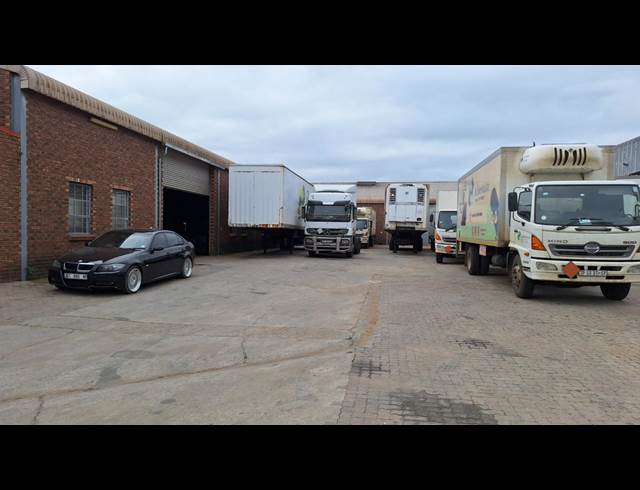 2,000M² WAREHOUSE TO LET IN ROCKY DRIFT