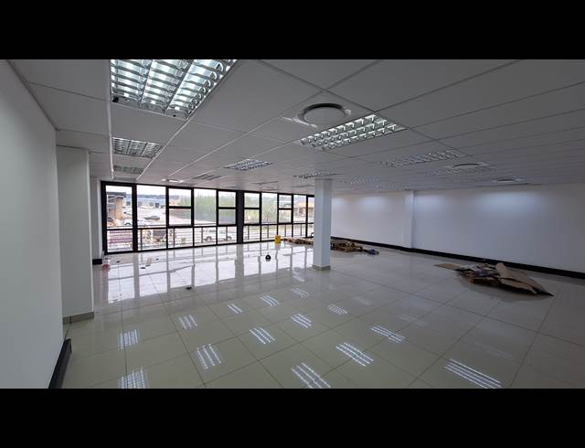 875M² WAREHOUSE TO LET IN NORTH RIDING