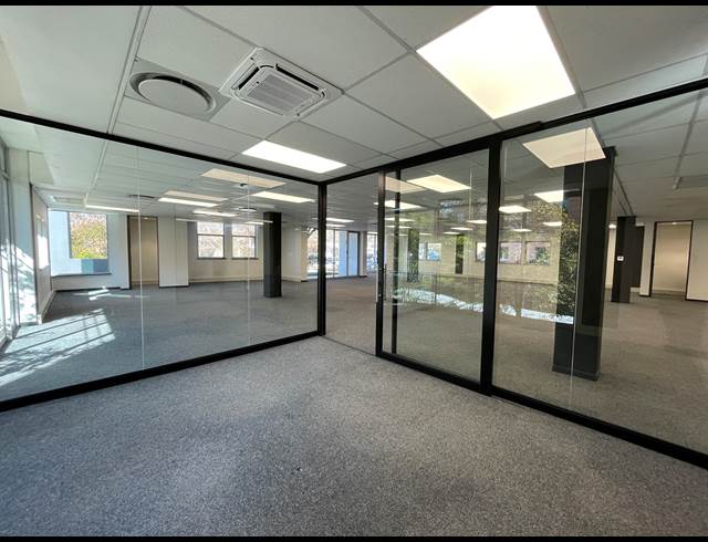 369M² OFFICE TO LET IN BRYANSTON
