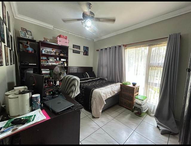 5 BEDROOM HOUSE TO LET IN MELODIE