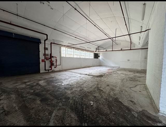 1,400M² WAREHOUSE TO LET IN INDUSTRIA WEST
