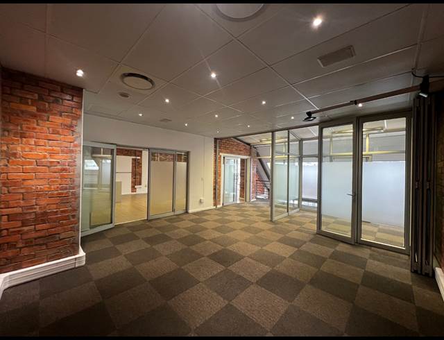 229M² OFFICE TO LET IN GREEN POINT