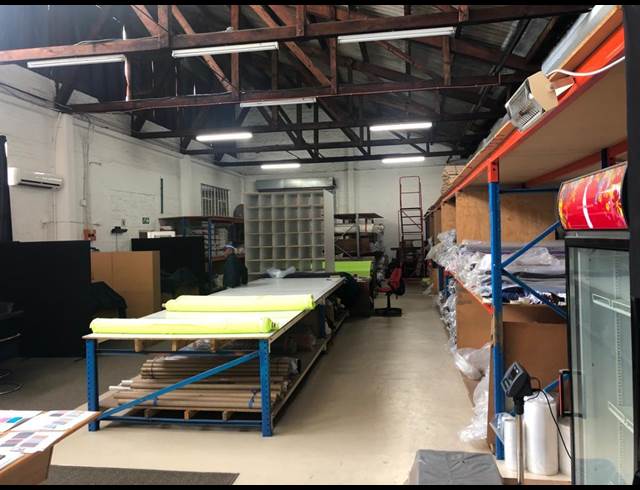 300M² WAREHOUSE RENTED IN NDABENI