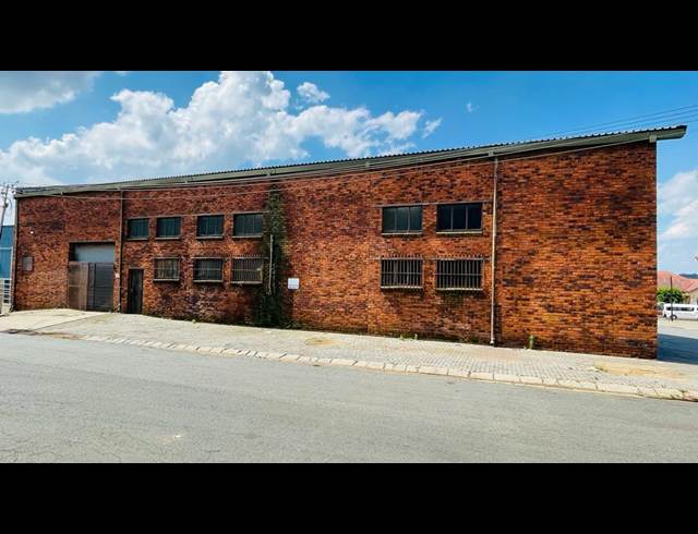 650M² WAREHOUSE TO LET IN LUIPAARDSVLEI