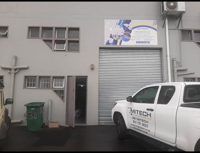 159M² MINI FACTORY TO LET IN CAVERSHAM GLEN