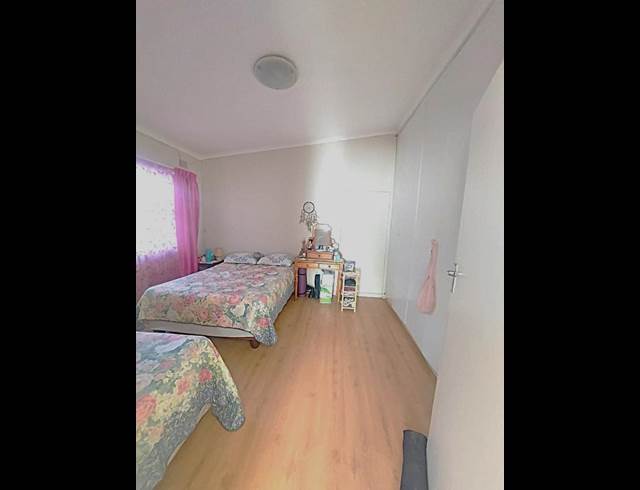 2 BEDROOM PROPERTY TO RENT IN GOODWOOD CENTRAL