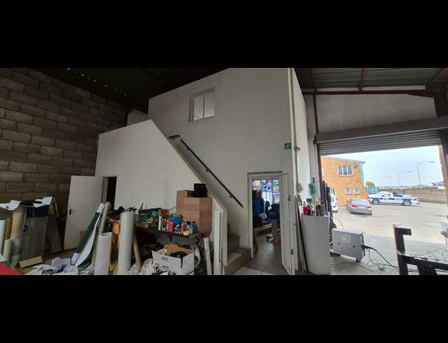 290M² WAREHOUSE TO LET IN DUNSWART