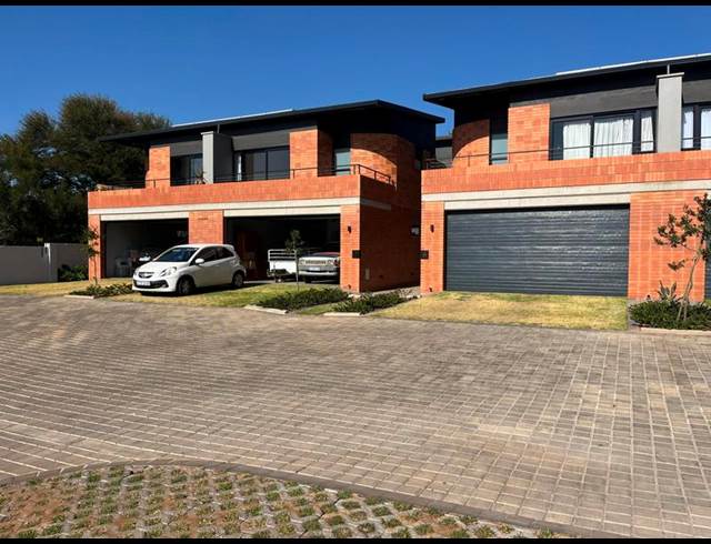 3 BEDROOM PROPERTY TO RENT IN MENLO PARK