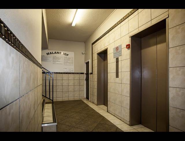 33M² OFFICE TO LET IN ALBERTON NORTH