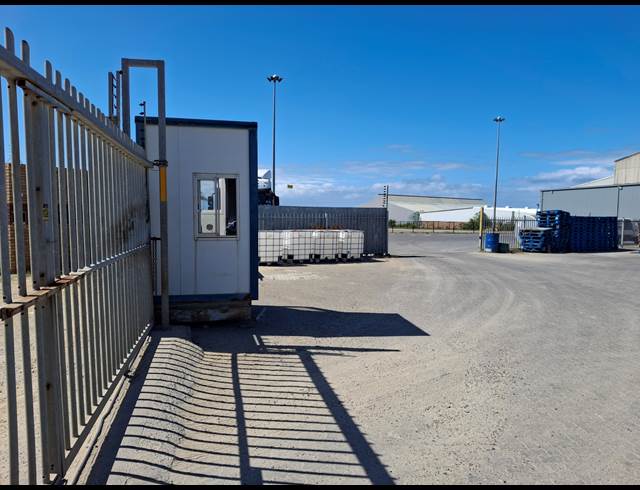 2,375M² INDUSTRIAL YARD TO LET IN WOODBROOK