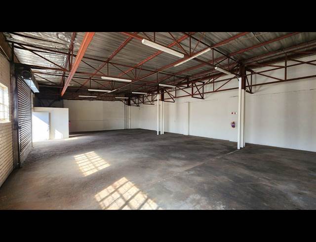 215M² WAREHOUSE TO LET IN ROSSLYN