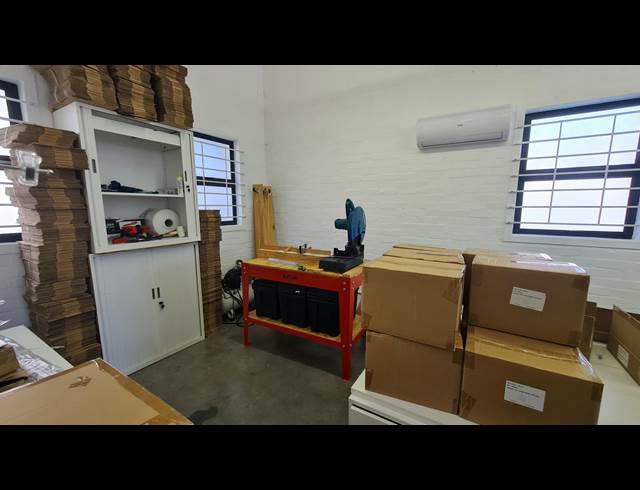 175M² WAREHOUSE TO LET IN WESTLAKE