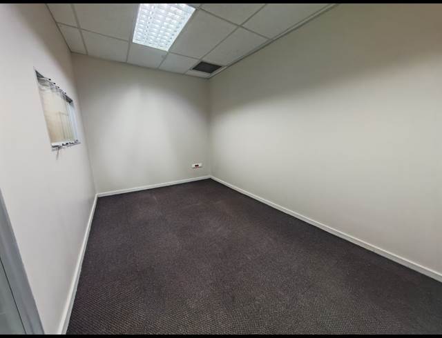 132M² OFFICE TO LET IN MEYERSDAL