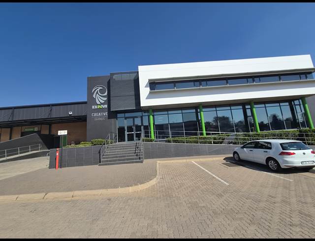 3,137M² WAREHOUSE TO LET IN ALLANDALE