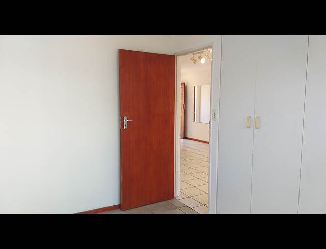 2 bed property to rent in KENILWORTH