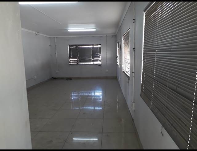 300M² WAREHOUSE TO LET IN DUNCANVILLE