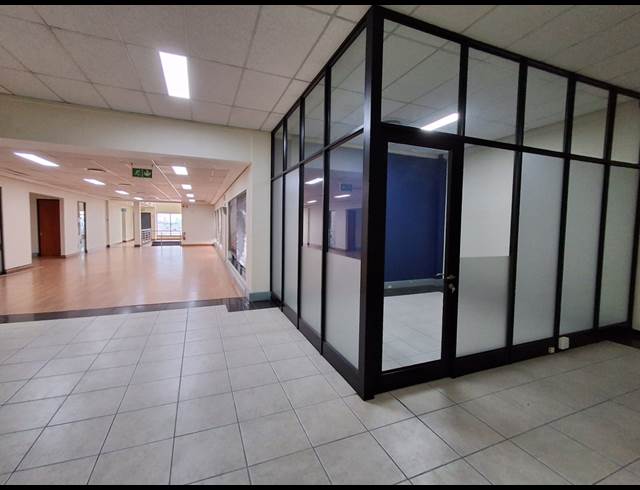 1,065M² OFFICE TO LET IN HERIOTDALE