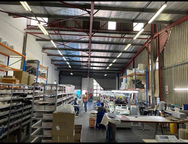 321M² WAREHOUSE TO LET IN SPRINGFIELD
