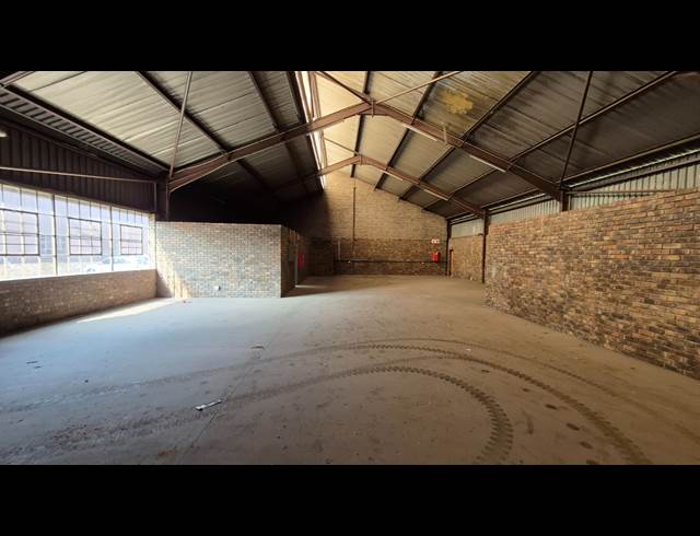 343M² FACTORY TO LET IN ANDERBOLT