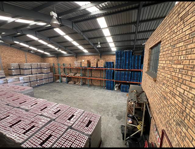461M² WAREHOUSE TO LET IN STRIJDOMPARK