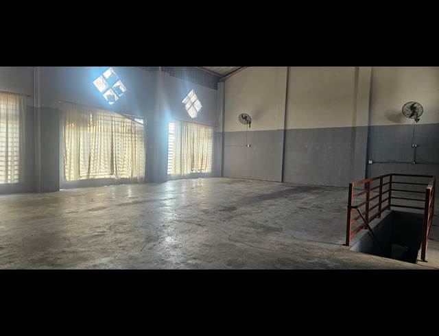 640M² WAREHOUSE TO LET IN PHOENIX INDUSTRIAL