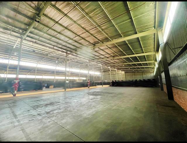 4,000M² WAREHOUSE TO LET IN JET PARK