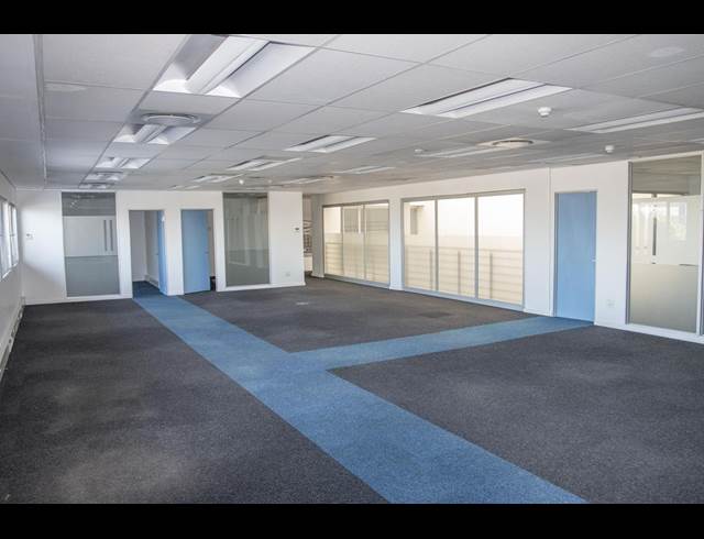 4,472M² WAREHOUSE TO LET IN RANDJESPARK